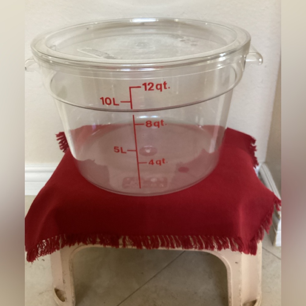 Cambro Food Storage Container - Picture 2 of 5